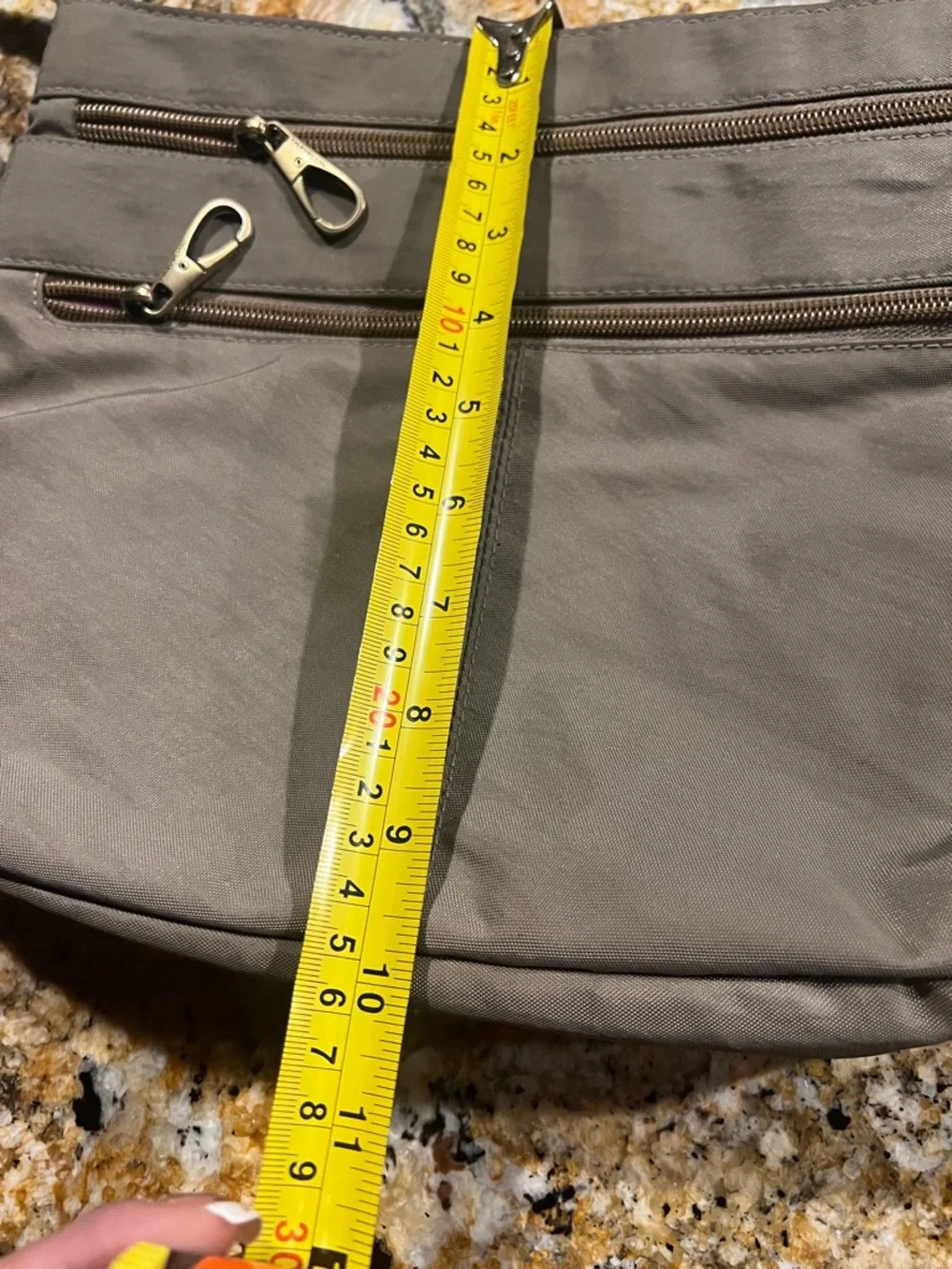Travelon Men's Black and Silver Zipper Pull Crossbody Bag